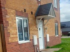 Inviting 3-Bed House in Bolton
