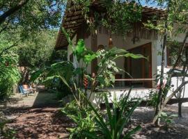 Chalé das Fês - Praia de Algodões, hotel v destinaci Marau