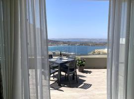 Lovely Penthouse In Mellieha-seaview, hotel bajet di Mellieħa