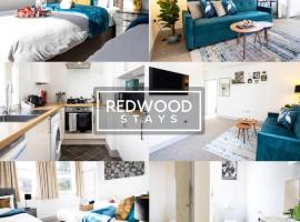 Modern 1 Bed 1 Bath Apartment for Corporates & Contractors, FREE Parking, Wi-Fi & Netflix By REDWOOD STAYS, hotell i Farnborough