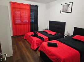 Reis Apartment, hotell i Rio Tinto