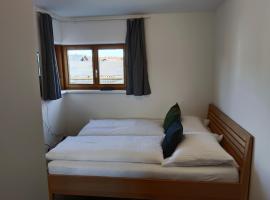 1 Zimmer Appartement nahe Gmunden Top2、Pinsdorfの格安ホテル