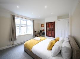 Thornton House Apartments, Cambridge - FREE On-site Parking, villa in Girton