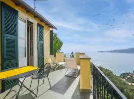 3 Bedroom Amazing Apartment In Zoagli