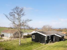 보겐세에 위치한 코티지 Gorgeous Home In Bogense With Kitchen