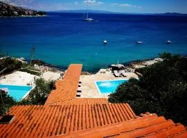 Beach house BellaVista with hot pool