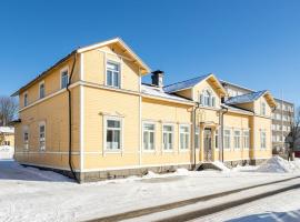 Idyllinen puutaloasunto, hotel di Vaasa