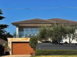 Luxurious Comfort with Bay Views