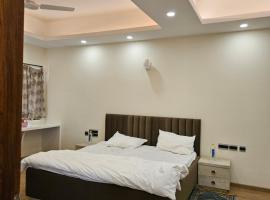 Villa in Vrindavan, Hare Krishna M (ISKCON) campus, hotel in Vrindāvan