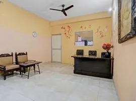 Super OYO Himani Residency Near Pvr Ansal Plaza Greater Noida