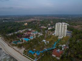 Sun N Sand Beach Resort: Mombasa şehrinde bir otel
