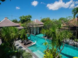 Luxury Thai Style Swimming Pool Villa, Private housekeeper,6 Bedrooms, luxe hotel in Nong Prue