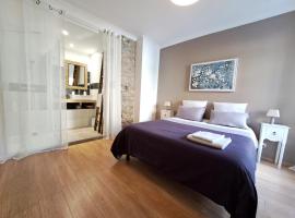 Chambre privée indépendante dans une maison, hotel v destinaci Néffiès