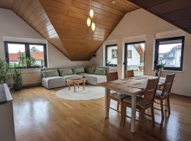 Ferienoase mit Dachterrasse nahe Sankt Leoner See, hôtel à Sankt Leon-Rot