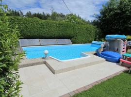 Holiday home in Wernberg with pool and sauna, hotel in Wernberg