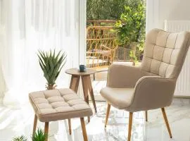 Crystal Haven Luxury Apartment by BiNoBi!