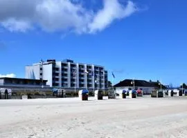 Lookout beach hotel