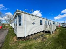 Superb 6 Berth Caravan At Sunnydale Holiday Park Ref 35079a, hotel in Louth