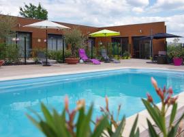 Les Abris Du Château, B&B in Mer