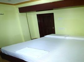 SPOT ON V Guest Inn, готель біля визначного місця Залізнична станція Теналі-Джанкшон, у місті Tenāli