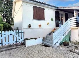 Maison paisible à Veyras avec piscine privée et vue montagne