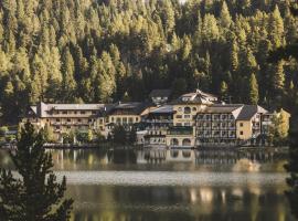 Seehotel Jägerwirt, hotel di Turracher Hohe