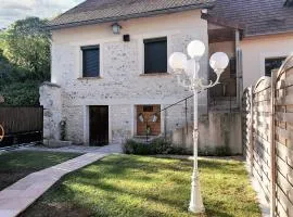 Maison de 2 chambres avec jardin clos et wifi a Sainte Genevieve les Gasny