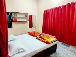 2 Bedroom Suite on Ground Floor Ayodhya, lejlighed i Ayodhya