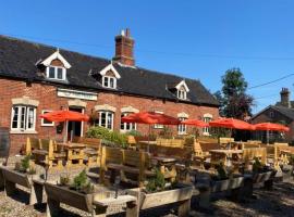 The Half Moon Inn Rushall IP21 4QD, hotel with parking in Pulham Saint Mary the Virgin
