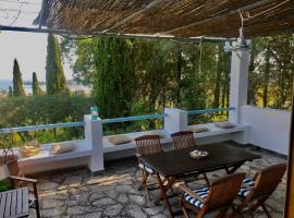 Sea View Apartment in the Greek Nature, hotell i Gouvia