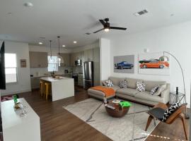 Modern Townhouse, apartment in Addison