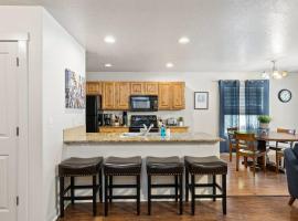 Charming home w/ Fenced Yard On Quiet Street (98), hotel i Meridian