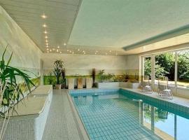 Villa Martini Boutiquehotel, hotel with pools in Velden am Wörthersee