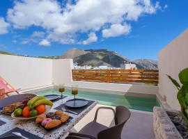 Sugarwhite Suites with Private not Heated Pool, casa de temporada em Emporio