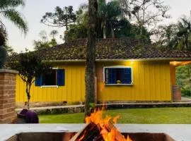 Casa com Deck e Lareira a 13km do Petar