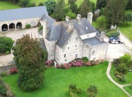 Manoir De Savigny, bed and breakfast v destinaci Valognes