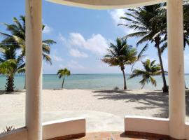 House of colors / Casa de los colores, hotel en Mahahual