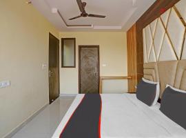 Viesnīca Capital O Mt Corporate Stays Near Iskcon Temple Noida pilsētā Indirapuram