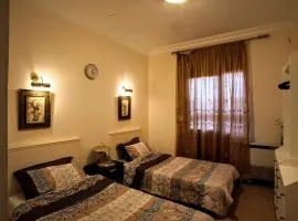 Cozy apartment in Sheikh Zayed, with private garden