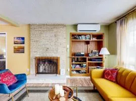 Lake View Cottage Retreat