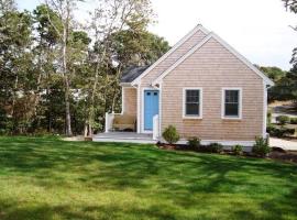 43A Old County Road South Harwich Cape Cod The Cottage, hotel with parking in Harwich Port