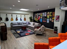 Groovy Retro Music Lovers Mid-Mod Experience! - Downtown Prime: Saint Peter şehrinde bir otel