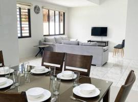 New Big Cozy Affordable 3 Bedroom House, хотел в Давао Сити