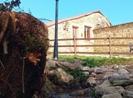 Casa de piedra Monte del Gozo, rental liburan di Curtis