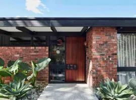 Sibbel House- Luxurious Mid-Century Modern Home, Yarra Valley