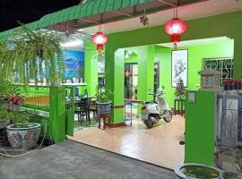 Greenhouse homestay betong, cottage in Betong