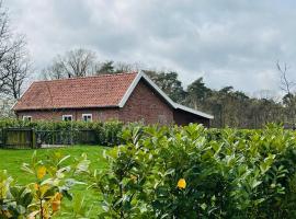 B&B Hoeve Fraai Achterhoek, hotel con estacionamiento en Aalten