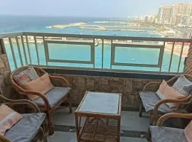 Charming Seaview Condo in Gleem G10