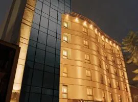 索蘭斯里維埃拉酒店