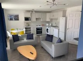 Town Center Beautiful 2 Bed Apartment